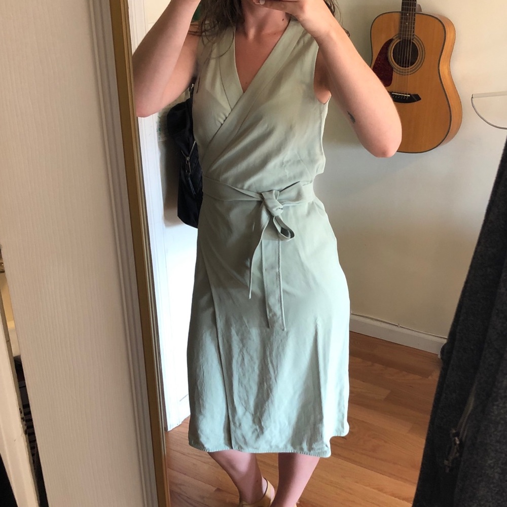 Everlane Japanese GoWeave Short-Sleeve Wrap Dress